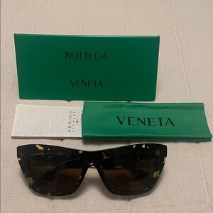 Bottega Veneta Brown Tortoise Sunglasses